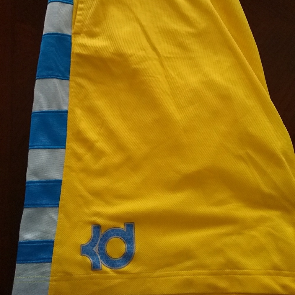 Nike Basketball Shorts - Like New